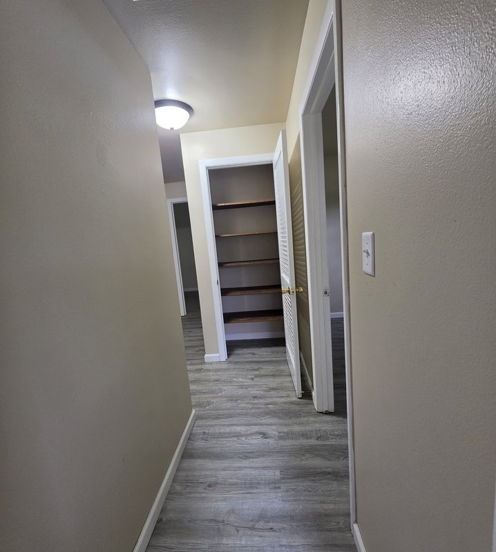 1216 Meadowview Drive property image