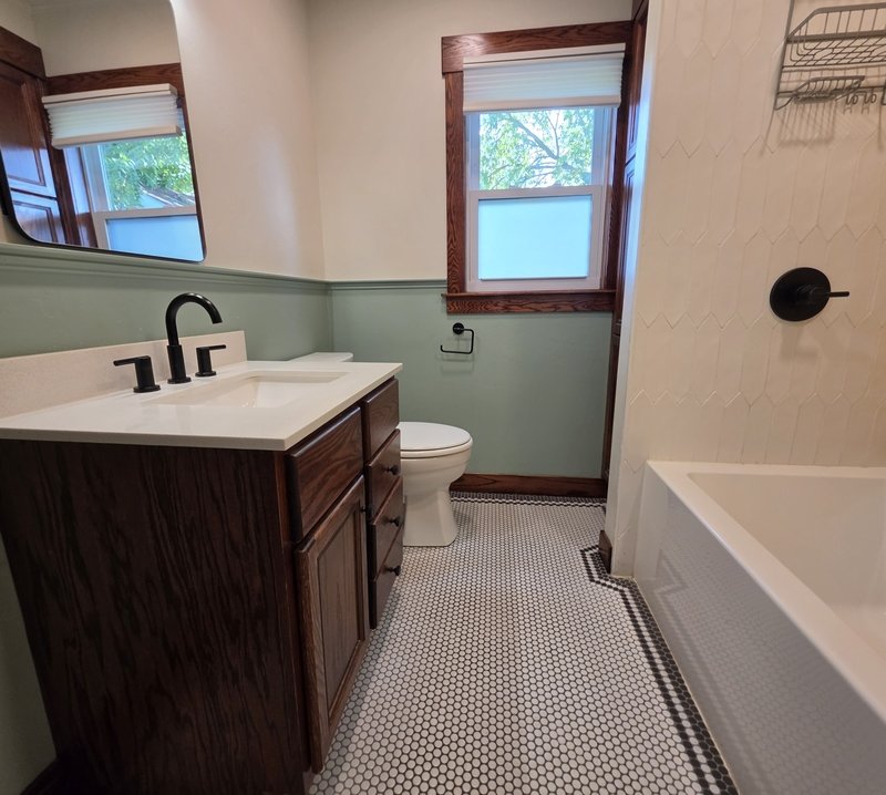 343 West 14th Avenue - 343 Lower property image