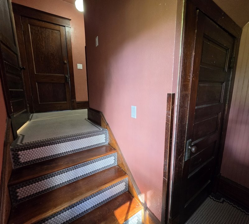 343 West 14th Avenue - 343 Lower property image