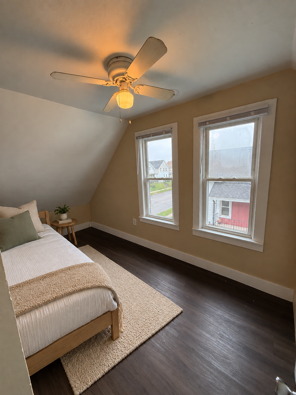 904 Swift Avenue - upper property image