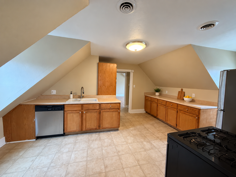 904 Swift Avenue - upper property image