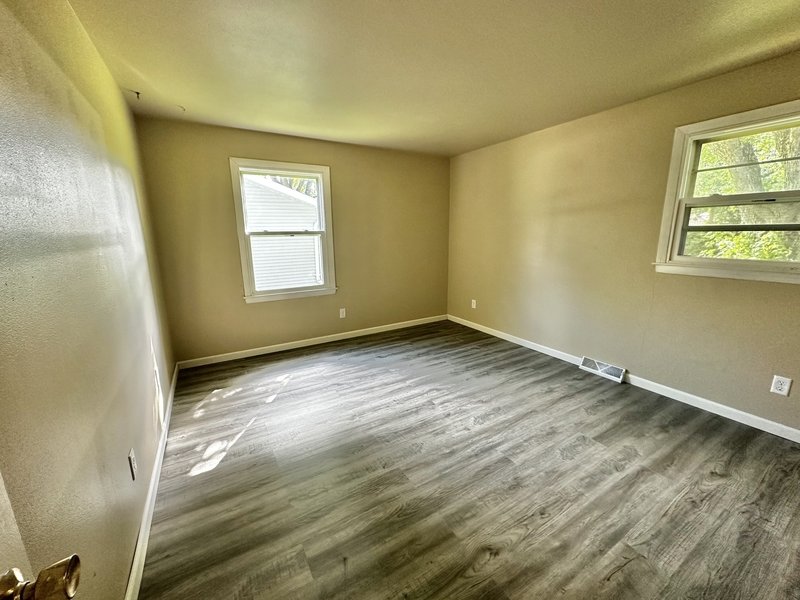 1216 Meadowview Drive property image