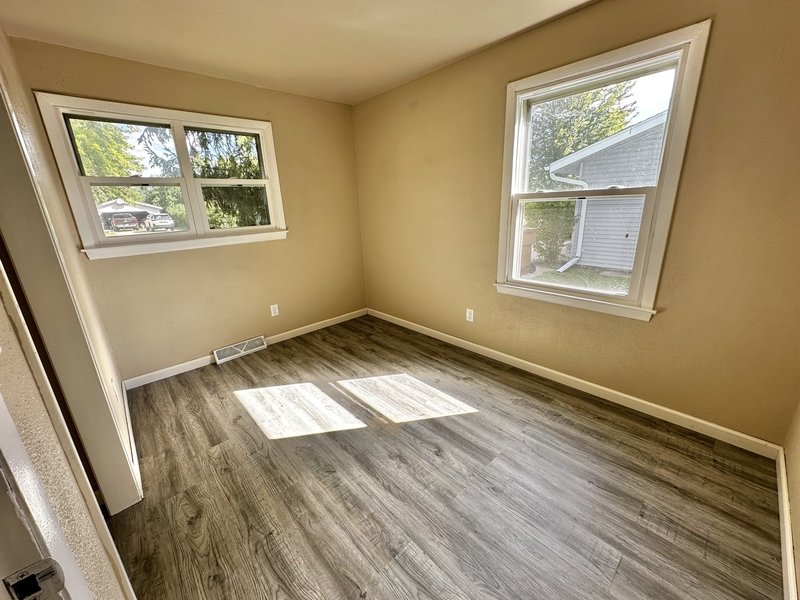 1216 Meadowview Drive property image
