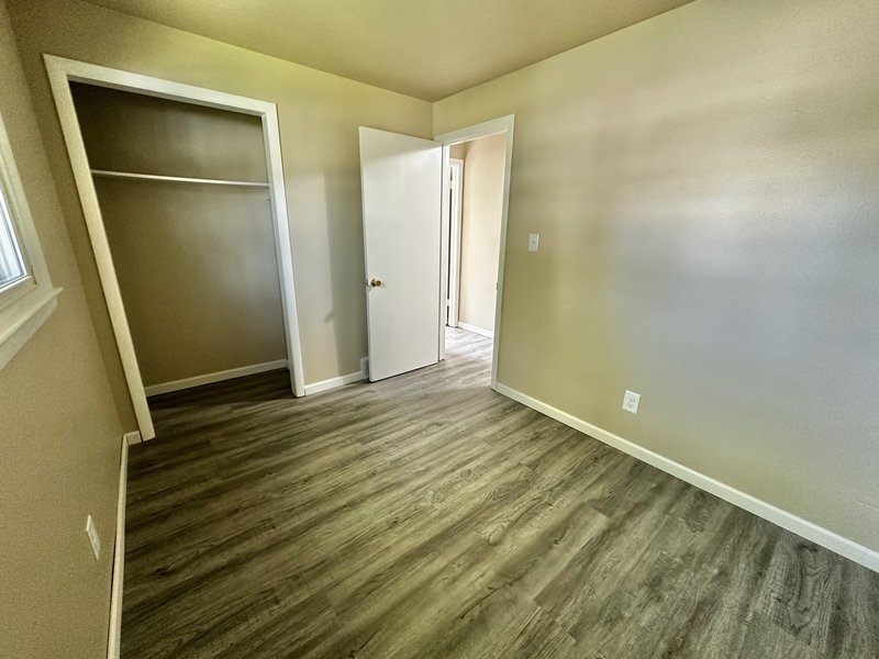 1216 Meadowview Drive property image