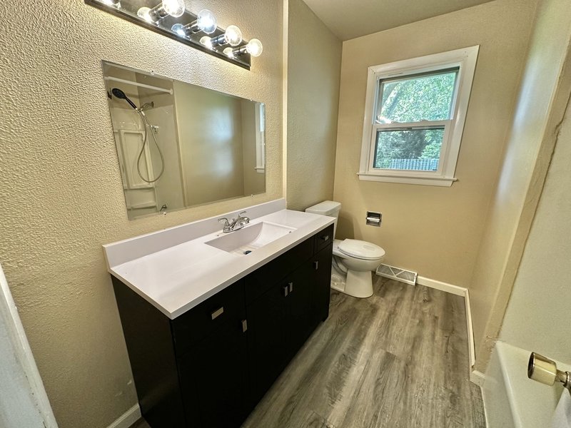 1216 Meadowview Drive property image