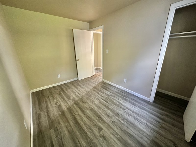 1216 Meadowview Drive property image