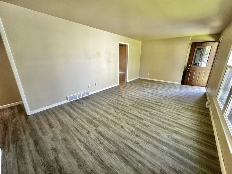 1216 Meadowview Drive property image