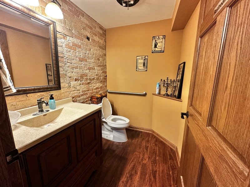 143 North 6th Ave. - Comm property image