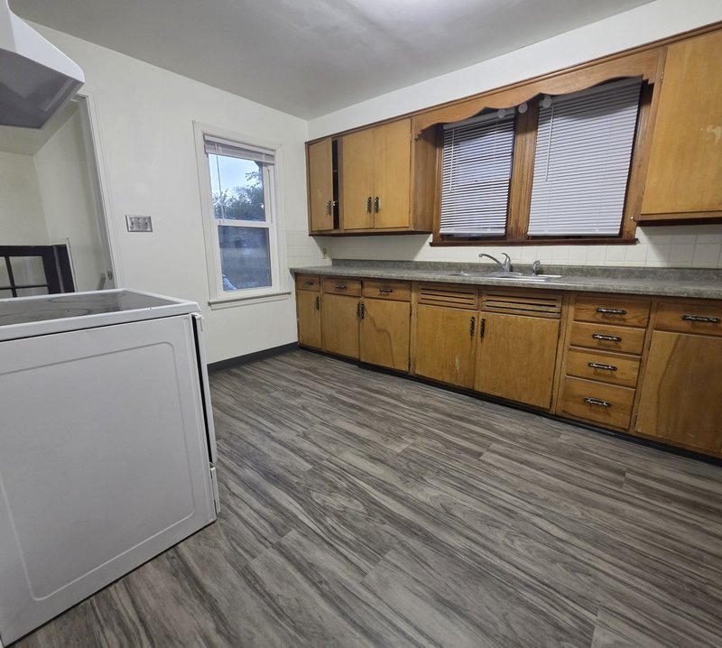 128 East Johnson Street property image