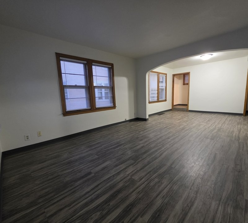 128 East Johnson Street property image
