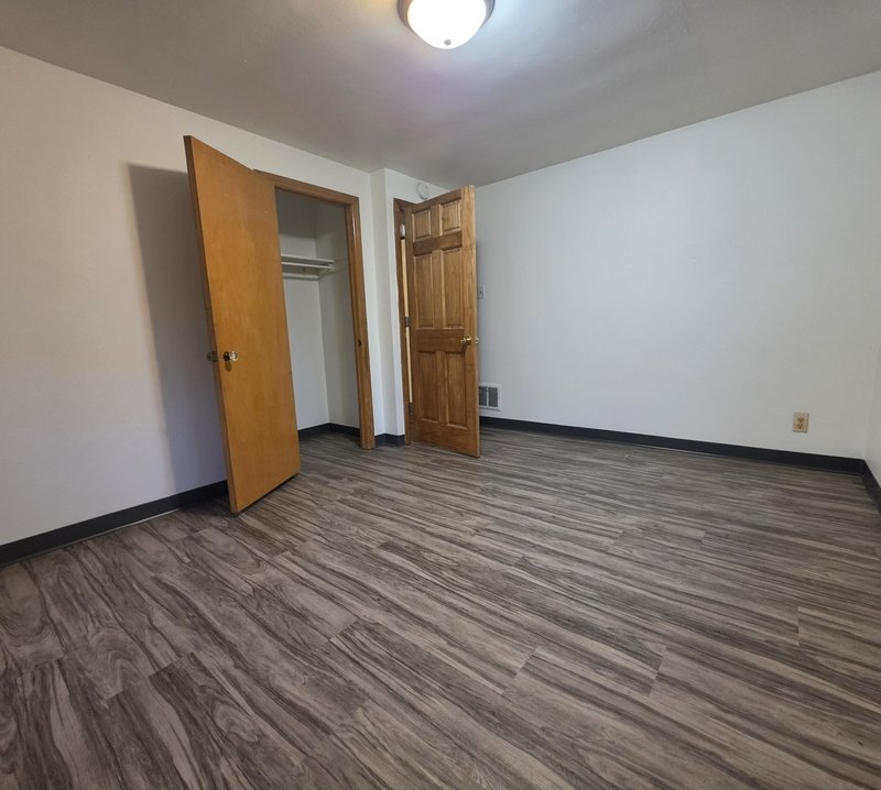 128 East Johnson Street property image