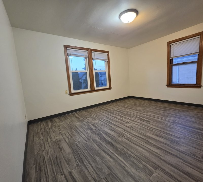 128 East Johnson Street property image