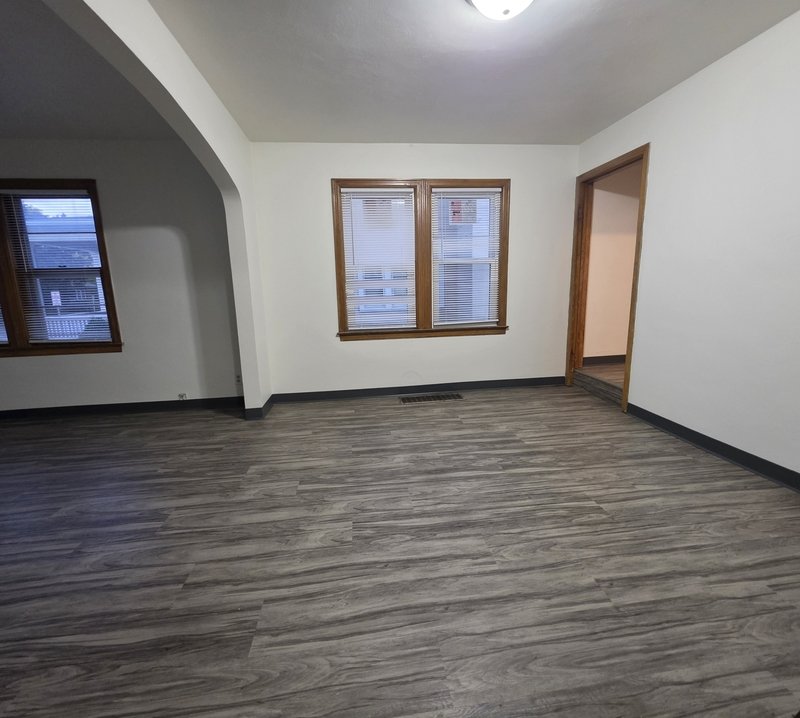 128 East Johnson Street property image