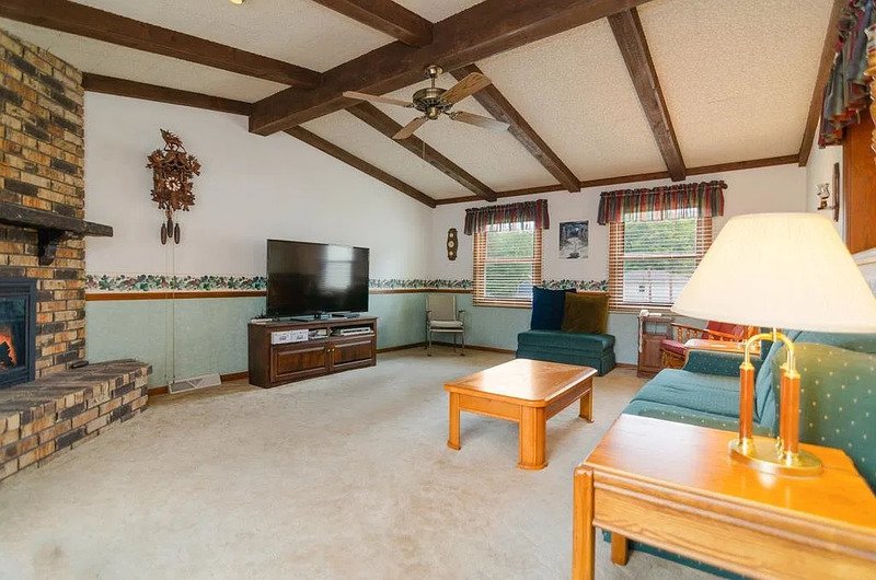 1266 Shadow Lane property image