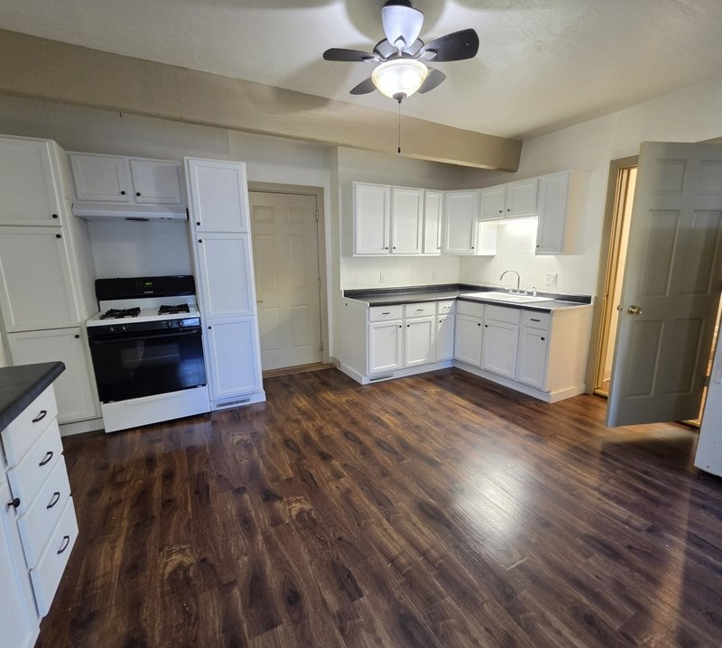 632 Bay Shore Drive - Lower property image