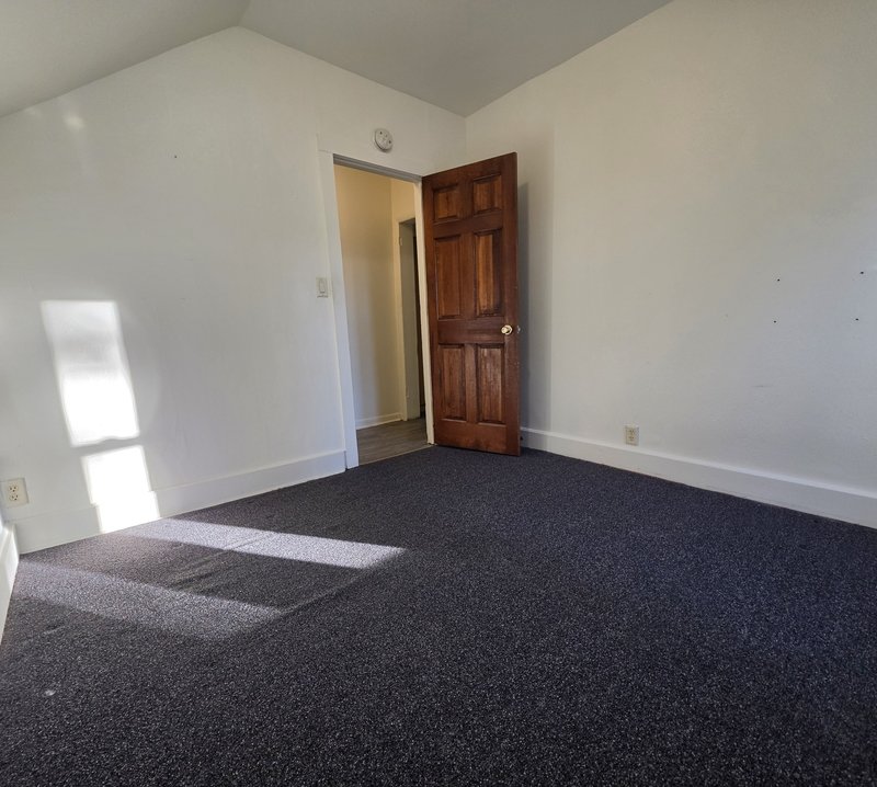 632 Bay Shore Drive - Upper property image
