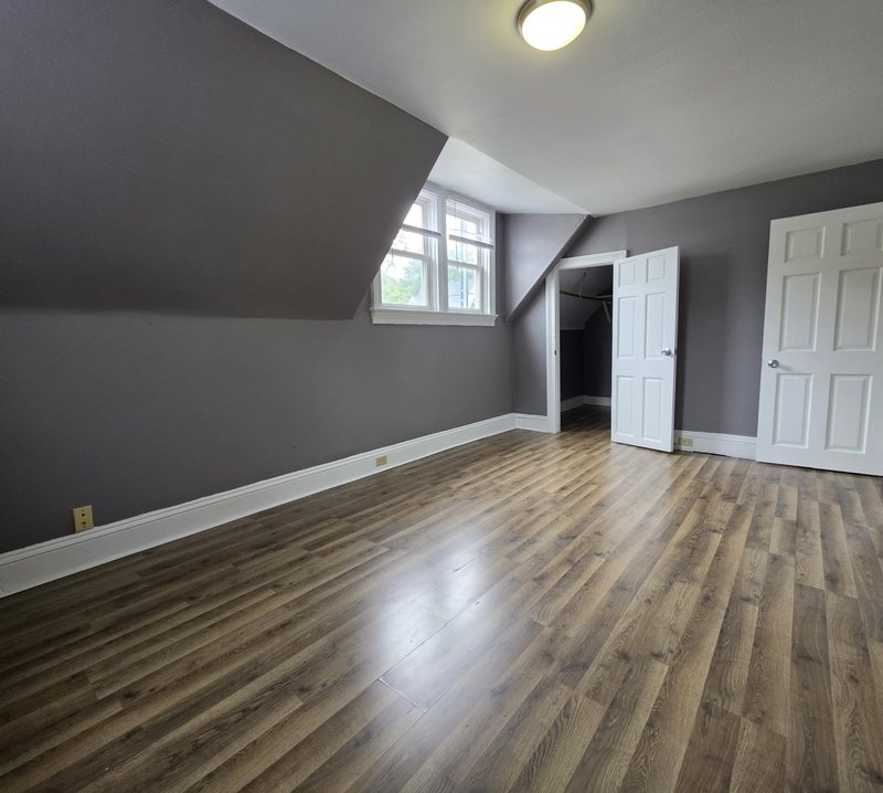 515 Jackson Street - Upper property image