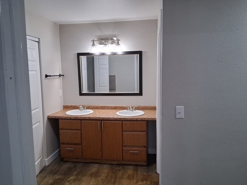 835 Wisconsin Street - 1D property image