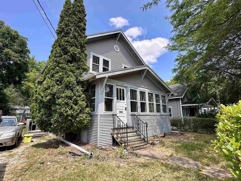 516 East Maple Street property image