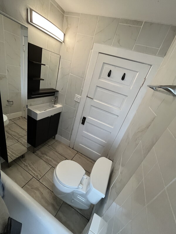 519 Center Lane property image